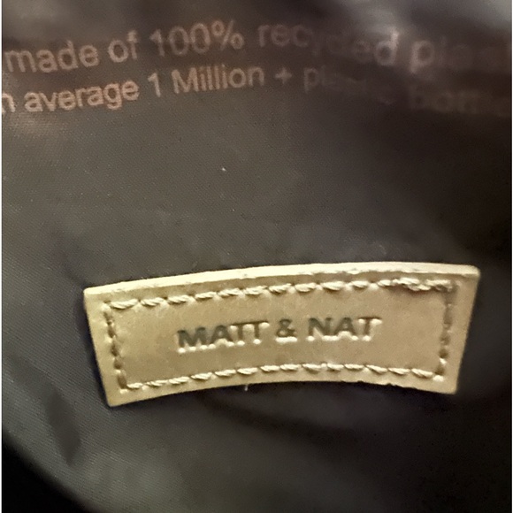 Matt &Nat satchel bag purse. Great for work or weekend! Vegan leather. - Picture 4 of 10